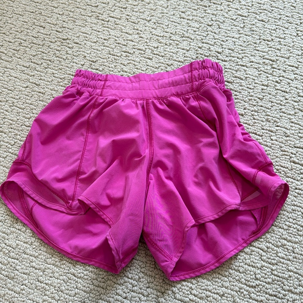 lululemon hotty hot shorts 4 inch